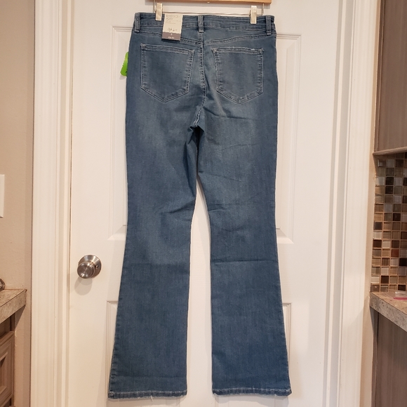 Style & Co Bootcut Jeans Mid Rise Slimming Pocket Womens 6 Preppy Stretch New - Picture 2 of 16